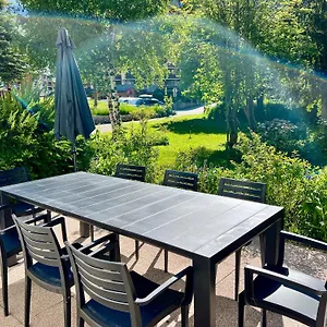 Lauranoure Centre Station Apartment
